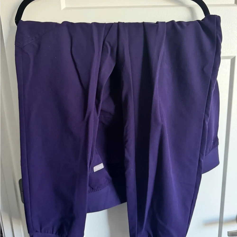 FIGS Scrubs Set Purple XL Top & XL Jogger Pants Technical Collection - Picture 6 of 8